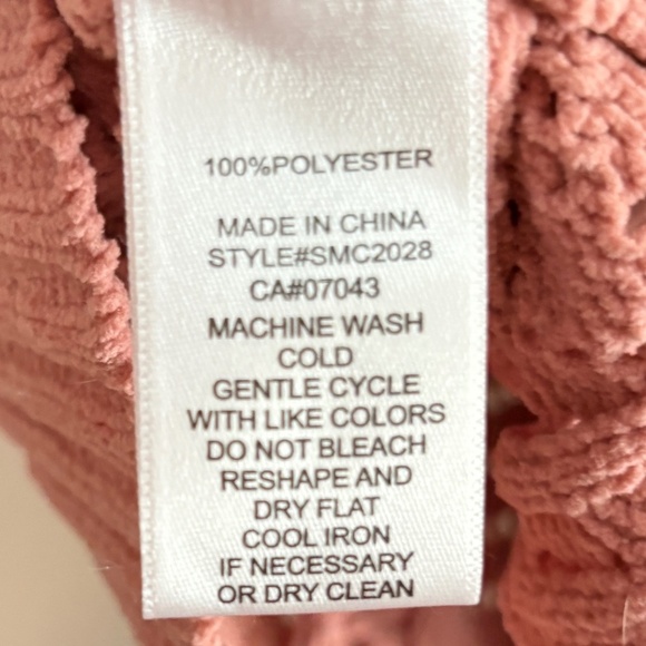 moon & madison Twist Back V-Neck Textured Knit Pink Sweater - Picture 14 of 14